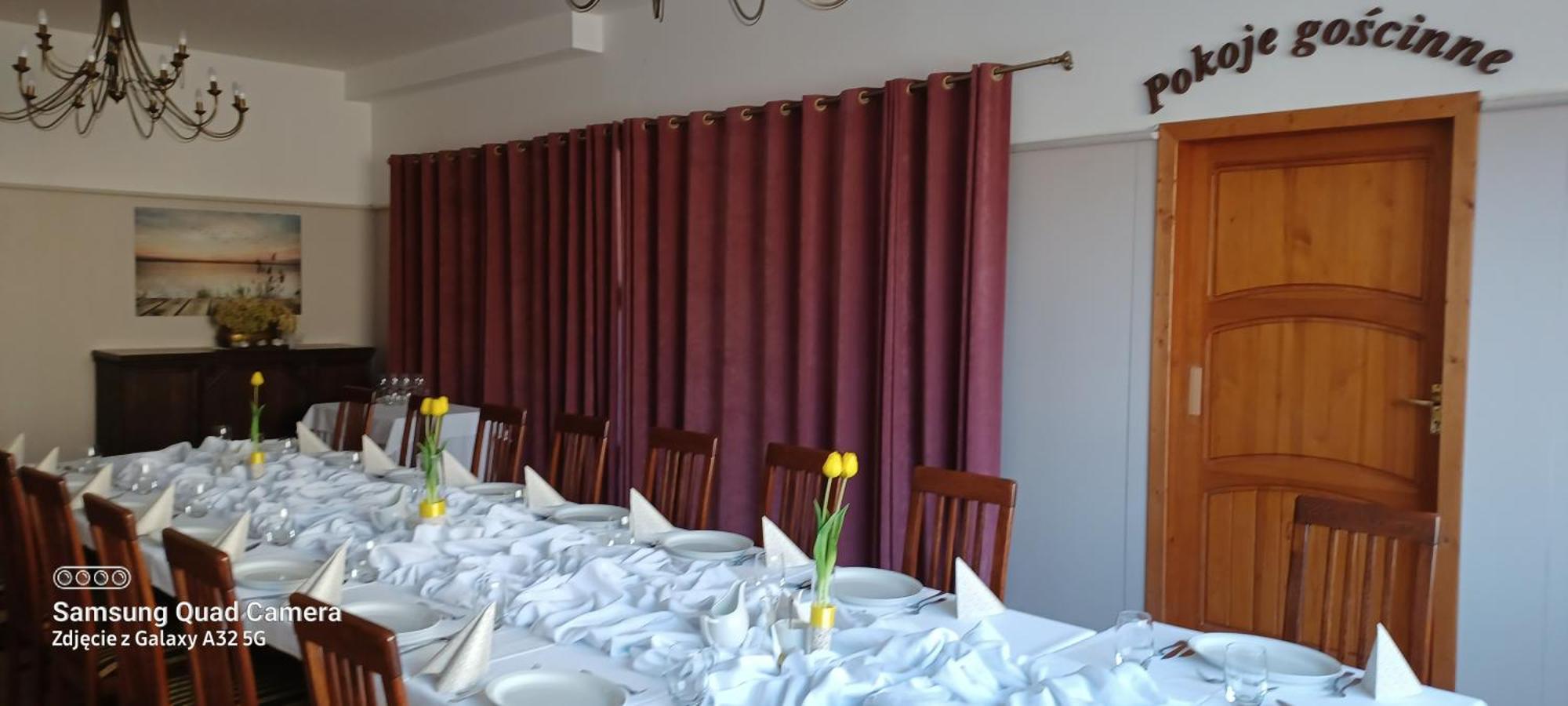 Wielkopolanka Pokoje Goscinne I Restauracja Chodzież Εξωτερικό φωτογραφία